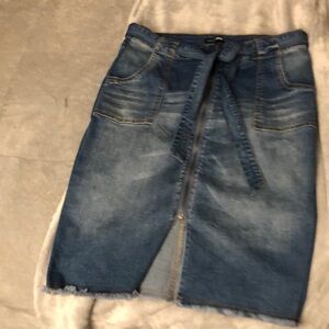 FashionNova denim front zipper skirt